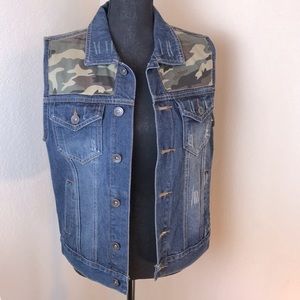 Carbon Jean Jacket with Camo Size Small